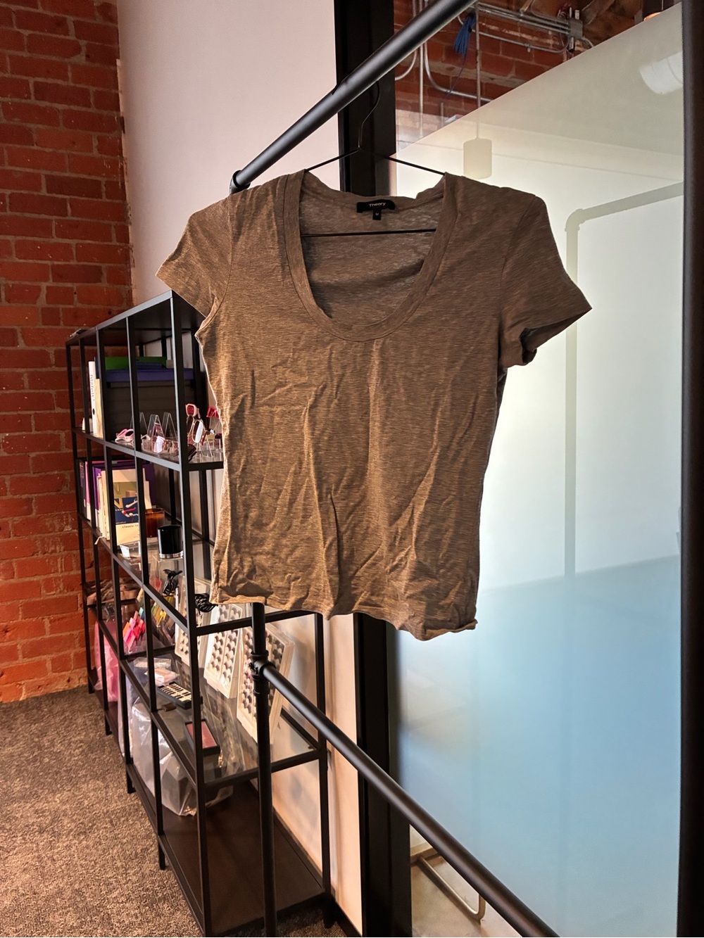 Theory Women’s Short Sleeve Scoop Neck Tee in Heather Gray